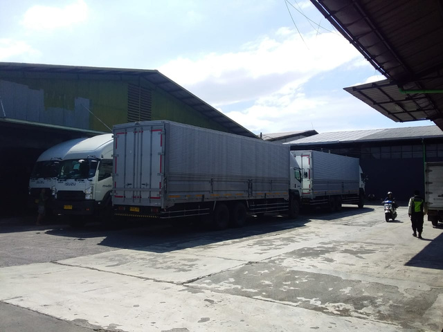Armada dan fasilitas operasional